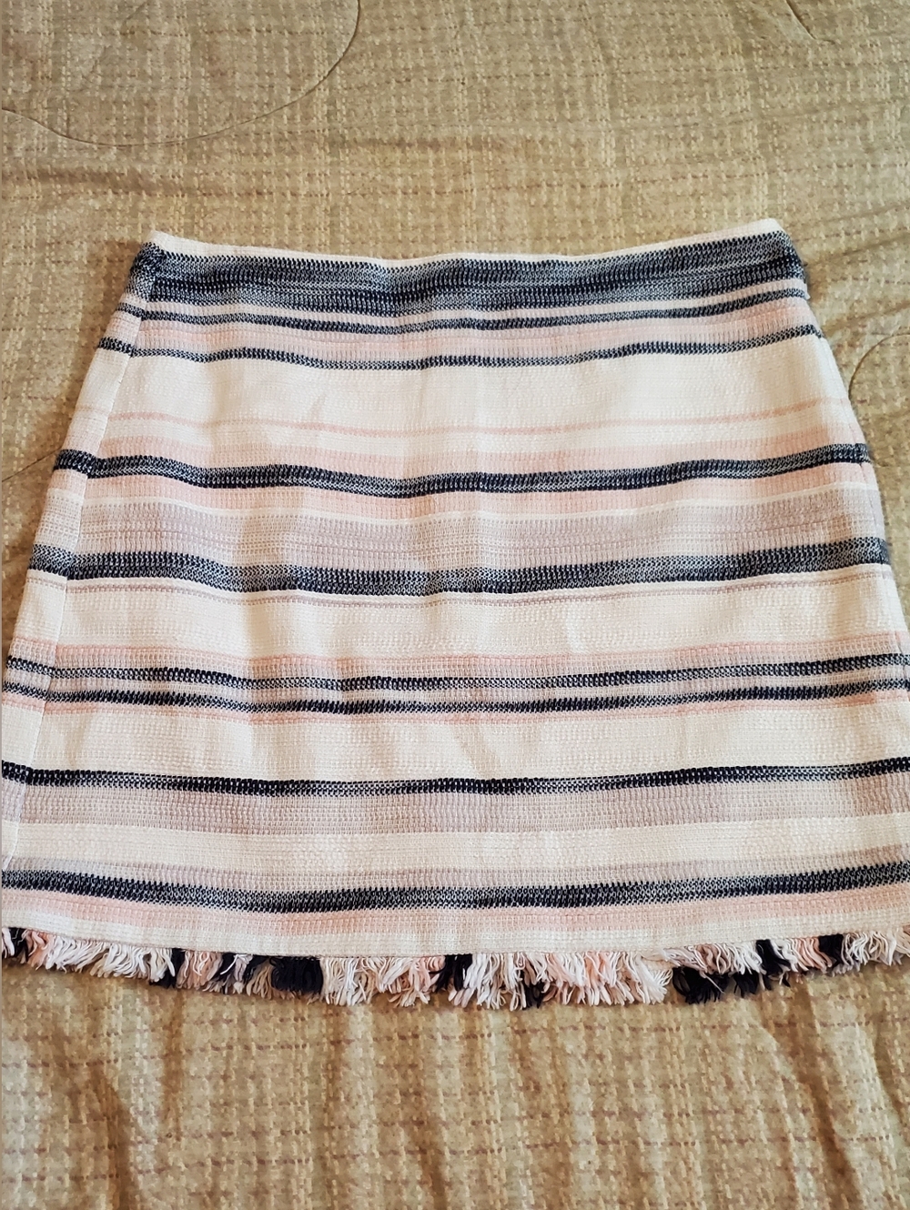 Loft woven Tweed Pink fringe hem striped business casual Sz 12 Mini skirt Preppy